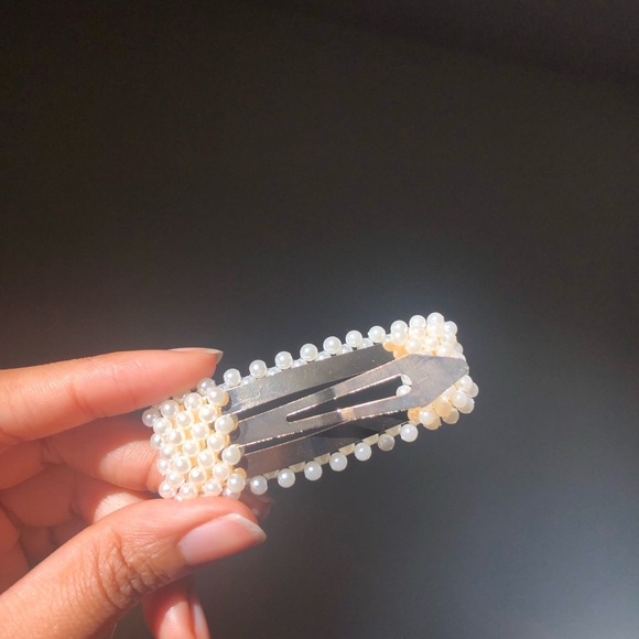💫Pair of Pearl Hair Clips - Picture 3 of 6